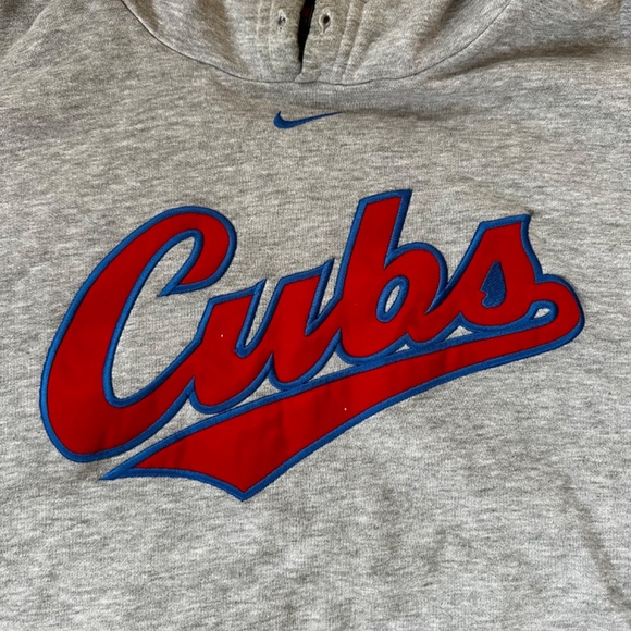 Chicago Cubes Grey Nike Sweatshirt with Embroidered Logo - Picture 2 of 3